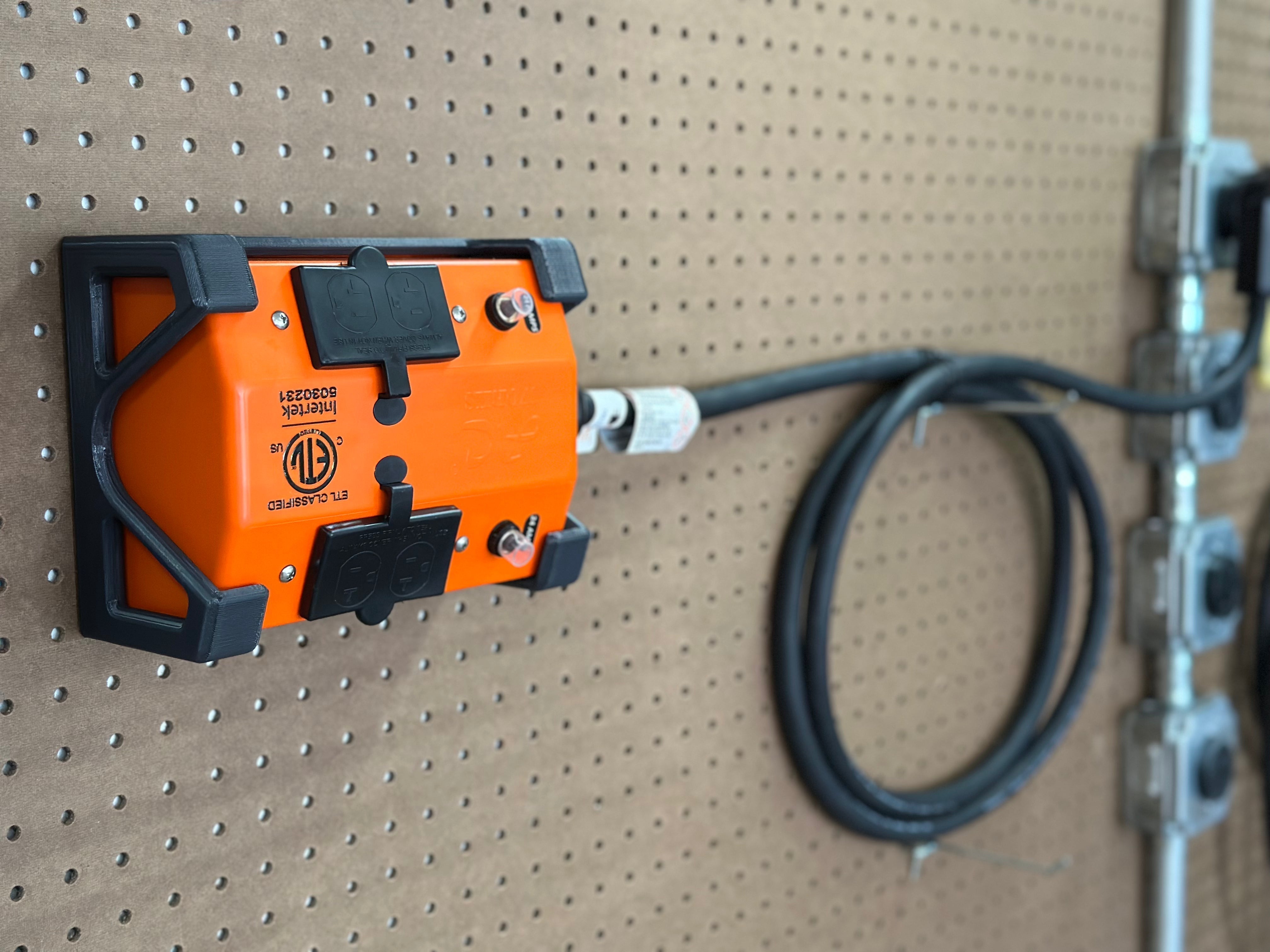 Power Distribution with our PDU Outlet Boxes – Expanding Your Power Sa ...