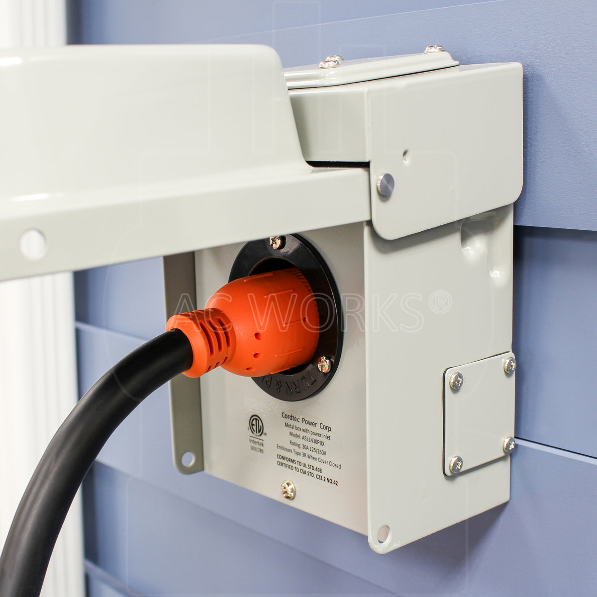 application of locking 14-30 connector to inlet box with box open